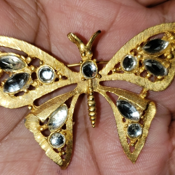 Butterfly Brooch - Picture 4 of 4